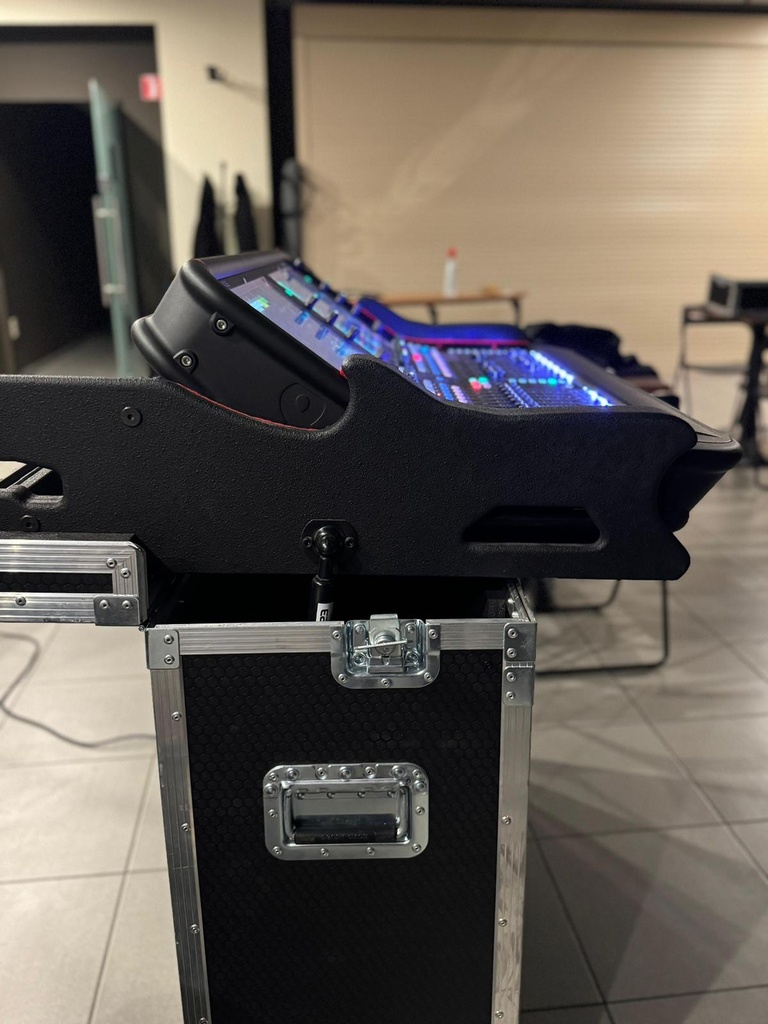 AVANTIS  + FC - [SECOND-HAND]