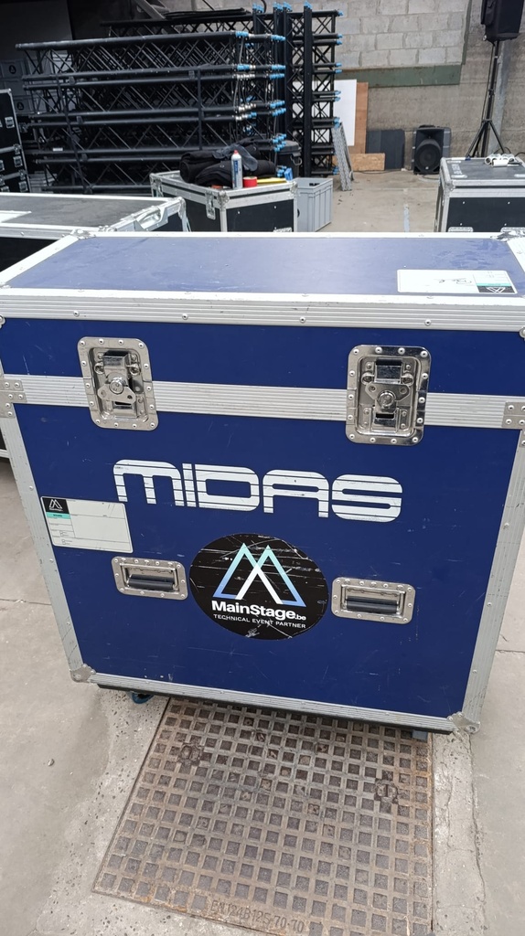 Pro 2C + Flightcase + DL251